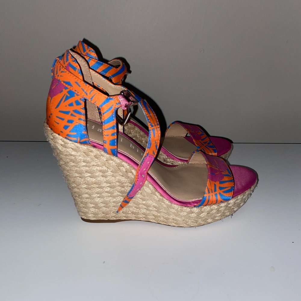 Gianni Bini 7.5 wedges, multicolored